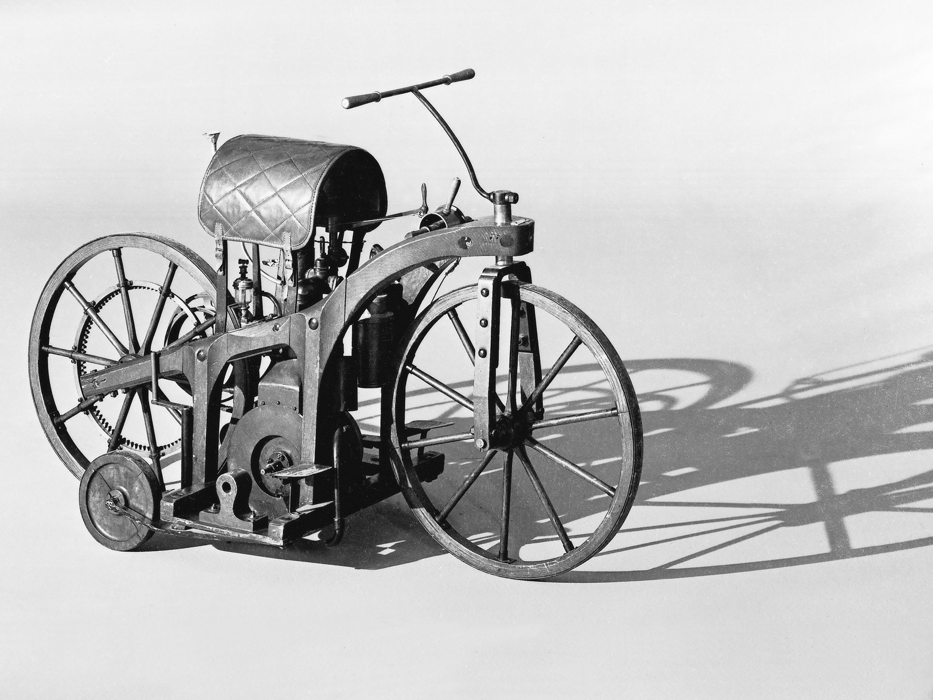 Ảnh nguyên mẫu của chiếc xe máy đầu tiên - Reitwagen 