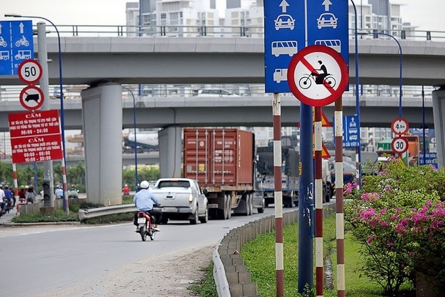 Lỗi xe máy đi vào đường cấm sẽ bị xử phạt 300.000 - 400.000