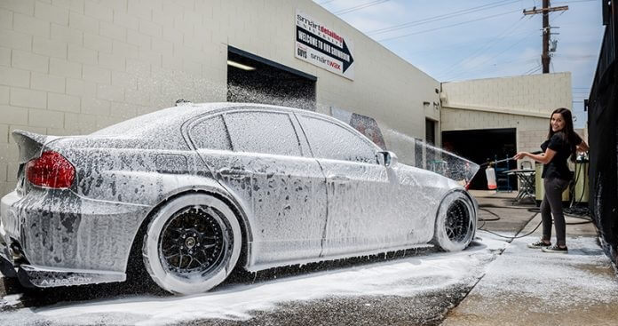 Cách làm bọt tuyết rửa xe