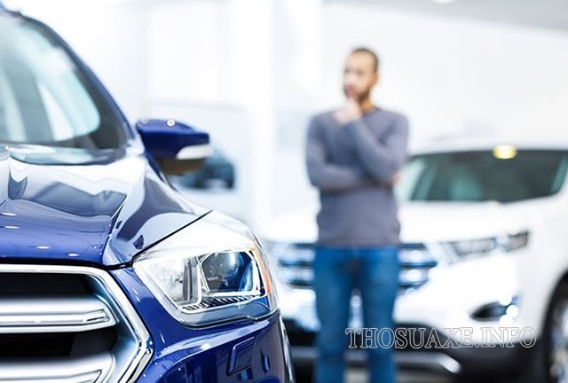 Tổng các khoản phí mà người mua xe phải nộp khi đi đăng ký xe là bao nhiêu?
