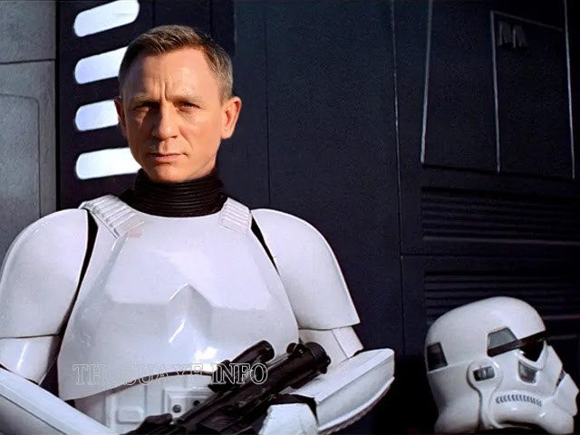 Daniel Craig bên bộ đồ Stormtrooper
