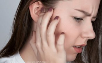 Điềm báo khi ngứa tai trái ở nữ lúc 21h - 23h